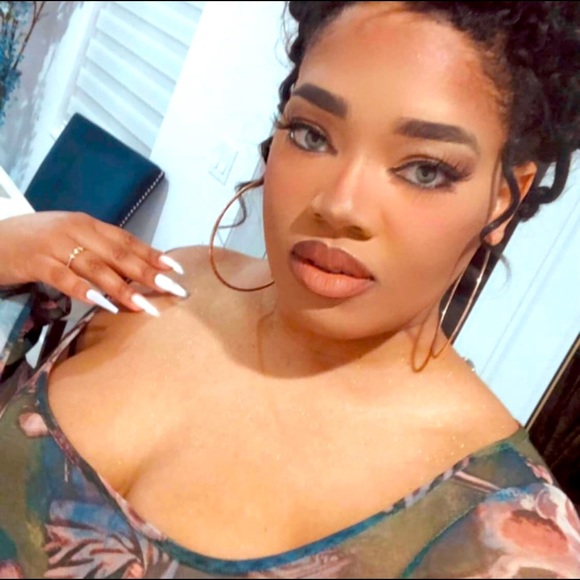 Meet your Posher, La'Ree - Picture 1 of 1